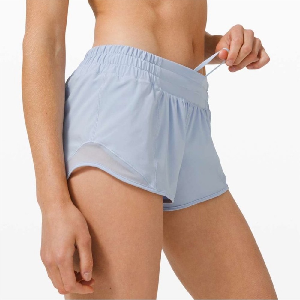 NWT Lululemon Hotty Hot Low-Rise Shorts
2.5" Lined Size 14 - Picture 2 of 6
